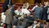 Оппозиция заблокировала парламент (обновлено)