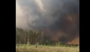 Лісова пожежа на Чернігівщині охопила 4,3 тисячі гектарів і розвернулась в бік Росії. ВIДЕО