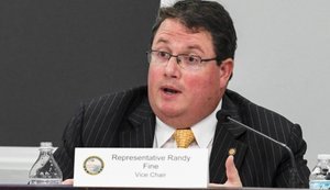 Конгресмен-республіканець Файн подав законопроєкт про "анексію Гренландії"