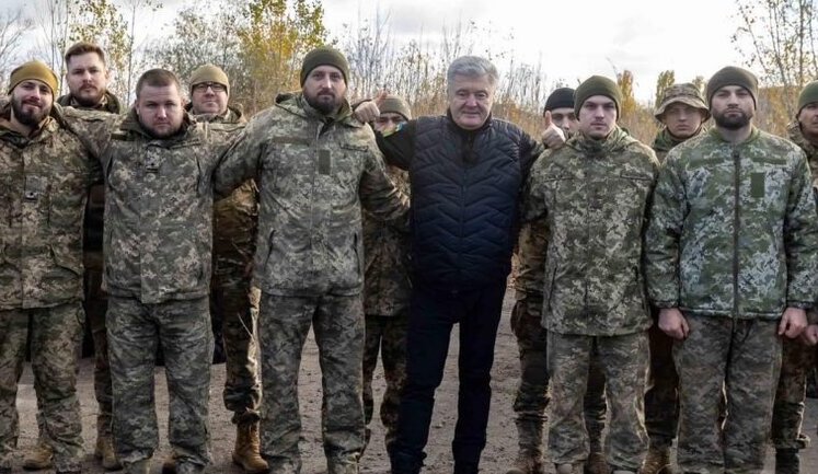 Введение уполномоченных по закупкам без возврата НДФЛ бригадам – это издевательство над армией, - Порошенко