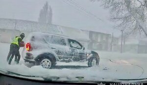 Негода в Україні: у кількох областях досі складна ситуація з дорожнім рухом, - Нацполіція. ФОТОрепортаж