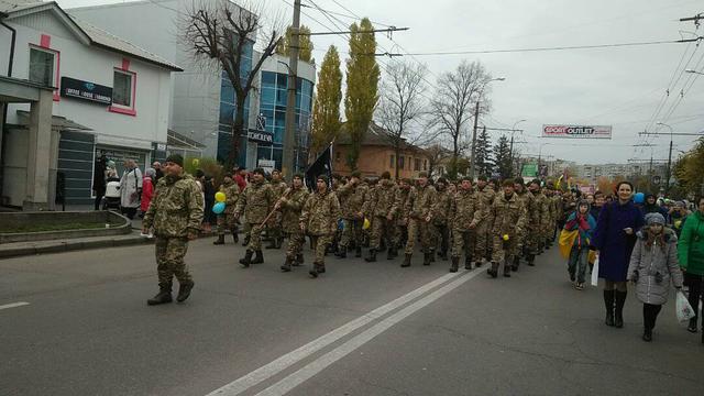 Белая Церковь приветствует воинов 72-й ОМБр им. Черных Запорожцев, вернувшихся из АТО 03