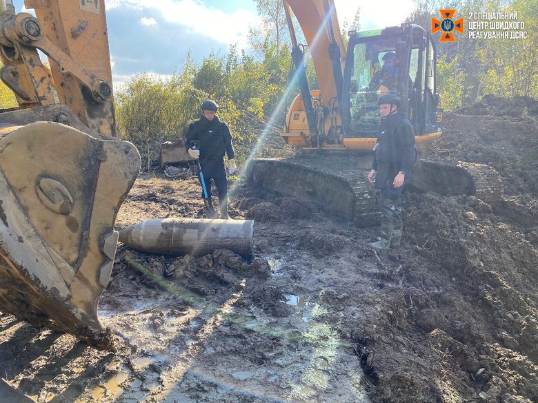 На Львівщині знешкодили бойову частину ракети "Кинджал"