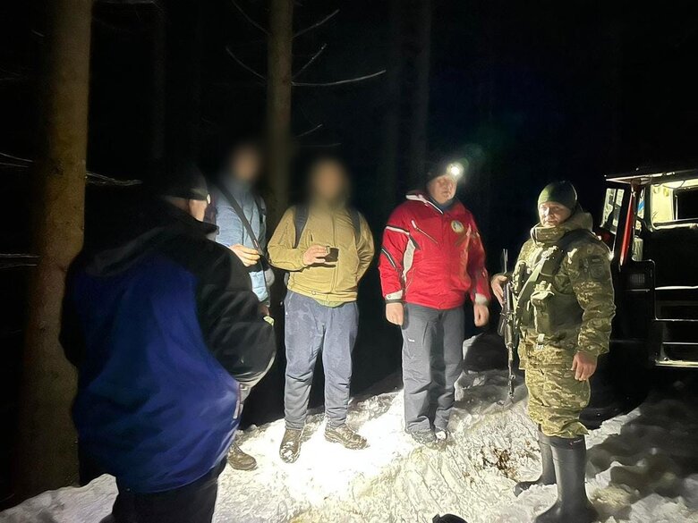 Ухилняти 3 дні блукали в горах