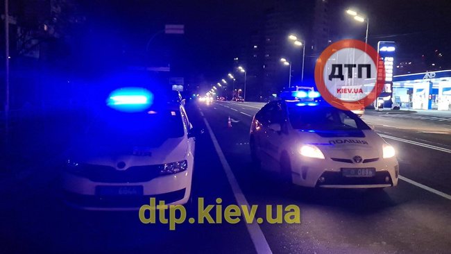 Пьяный водитель в Киеве протаранил полицейское авто, правохранительница попала в больницу, - соцсети 07
