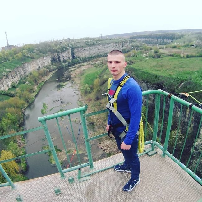 Один проти шістьох. Cправа десантника Андрія Пекельного, який захищав себе та матір на власному подвір’ї 05