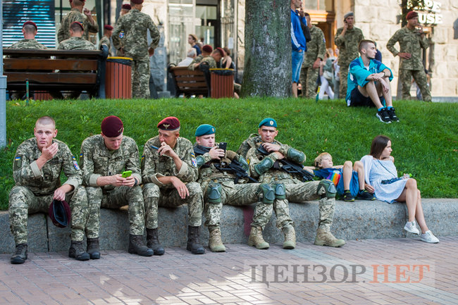Репетиция военного парада 20 августа 43