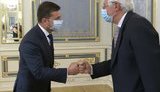 Фразу Борреля "ЄС - не банкомат" видалили, щоб краще відобразити продуктивний візит до Києва, - представник Єврокомісії Стано