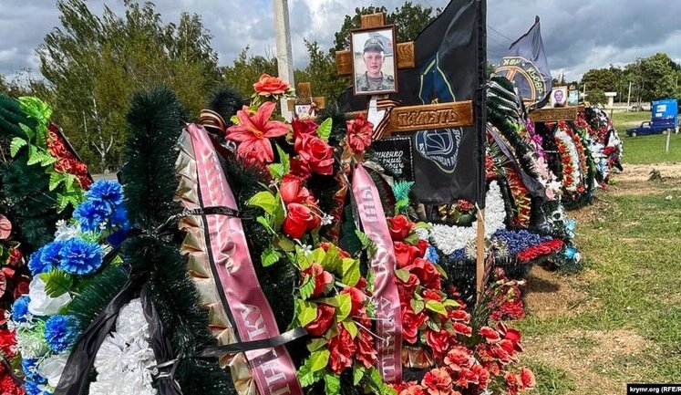 На кладовищі в окупованому Сімферополі побільшало могил російських військових, - ЗМІ