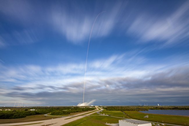 SpaceX запустила и приземлила уже побывавшую в космосе ракету 02