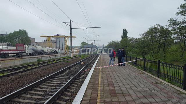 На залізничній станції в Києві поїзд переїхав чоловіка 03 На залізничній станції в Києві поїзд переїхав чоловіка 03