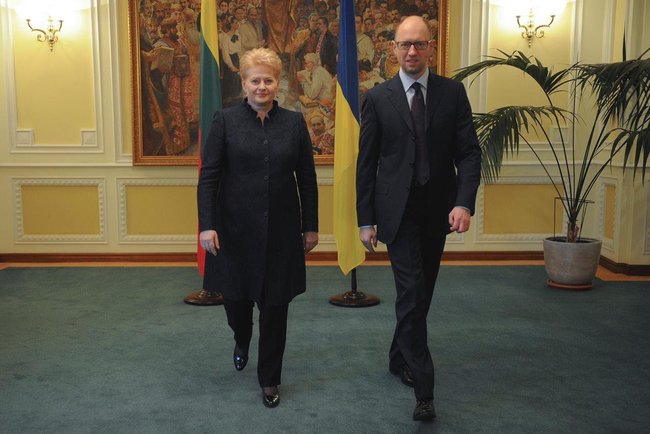 Арсений Яценюк: Я Петру Алексеевичу говорил в открытую: Смотри, сейчас вы Саакашвили натравливаете на меня – потом он займется вами 07 Арсений Яценюк: Я Петру Алексеевичу говорил в открытую: Смотри, сейчас вы Саакашвили натравливаете на меня – потом он займется вами 07