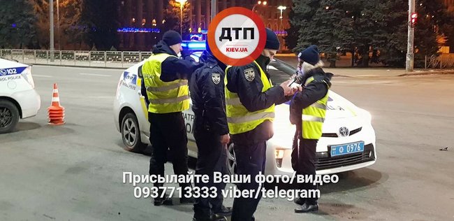 Пять человек пострадали в аварии на Соломенской площади 10