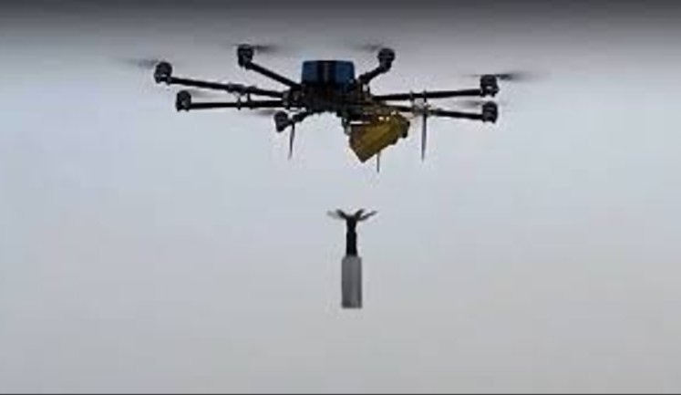 Ворог ударив дроном по автівці у Боровій: поранено двоє чоловіків