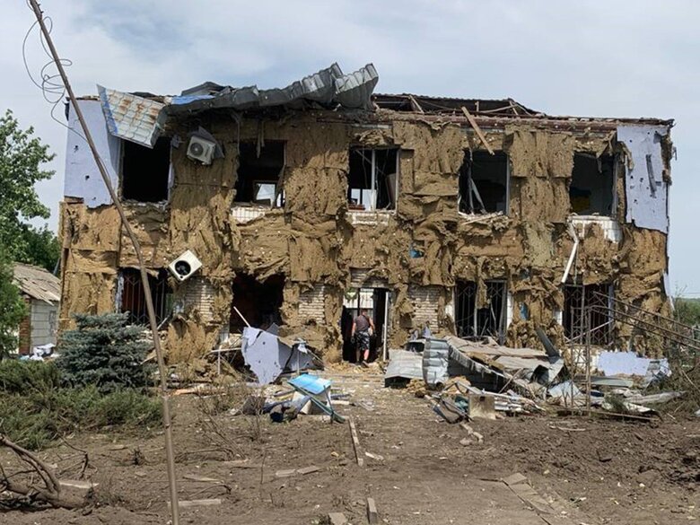 Росіяни атакували село Комар на Донеччині, загинула жінка, 14 осіб поранено