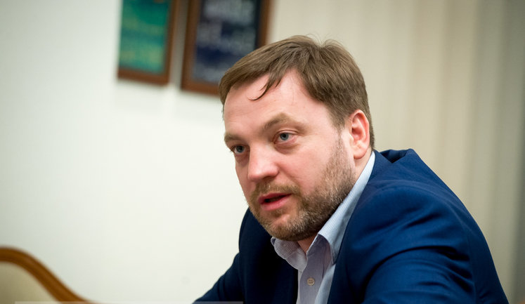 Зеленский предлагает на место Авакова "слугу народа" Монастырского