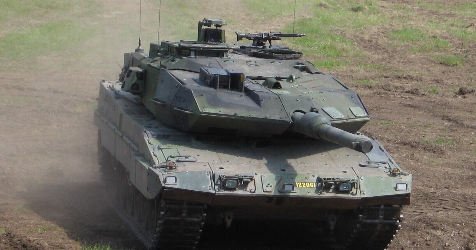 Допомога Україні: Цього року Україна отримала від Швеції 10 танків Strv ...