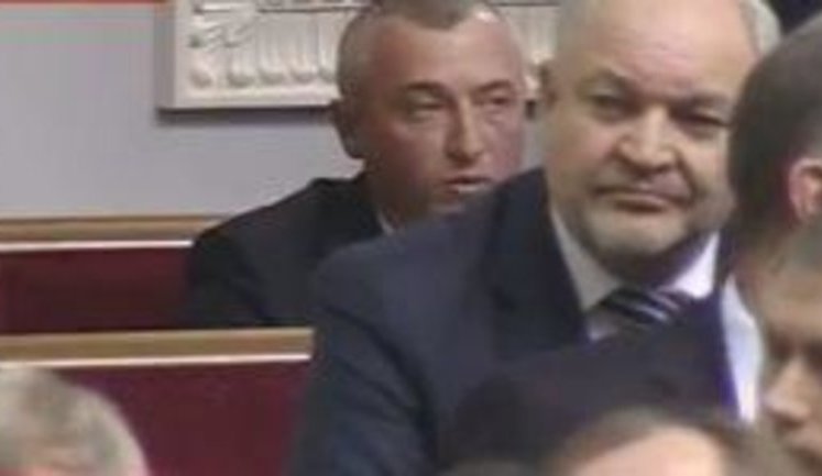 Коммунист Калетник признан в России самым ловким политиком недели : "Он спокойно и с достоинством провел голосование". ВИДЕО
