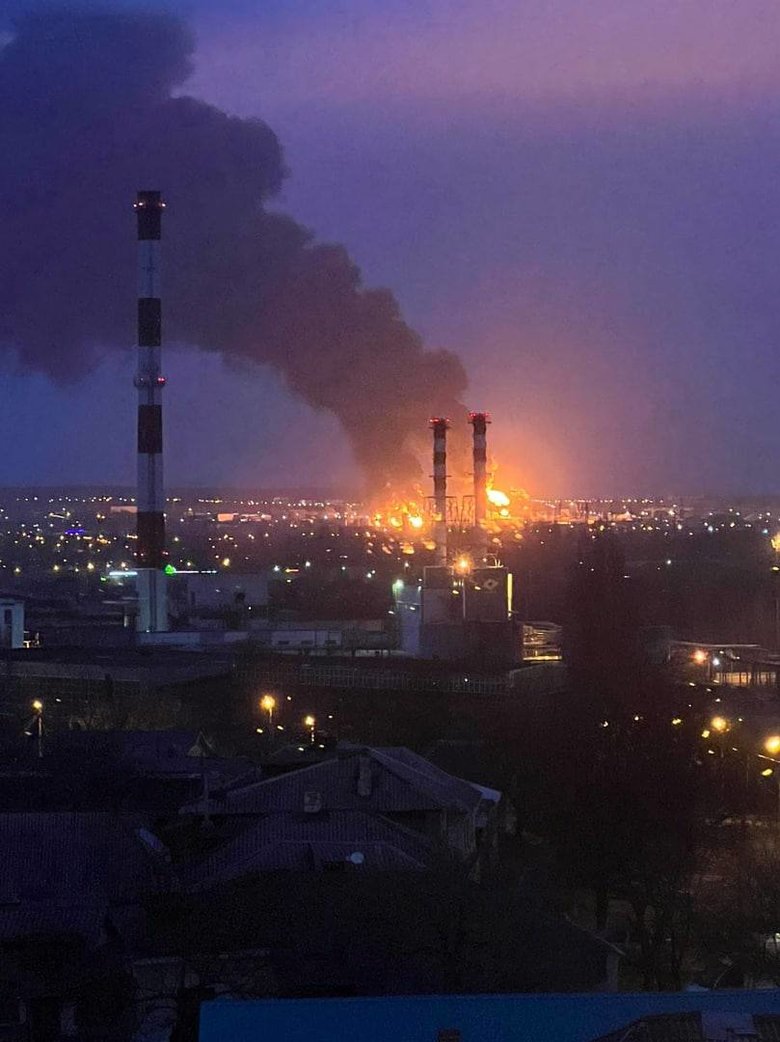 У Бєлгороді загорілася нафтобаза 01