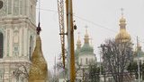 С главной елки Украины в центре Киева сняли шляпу. ФОТО