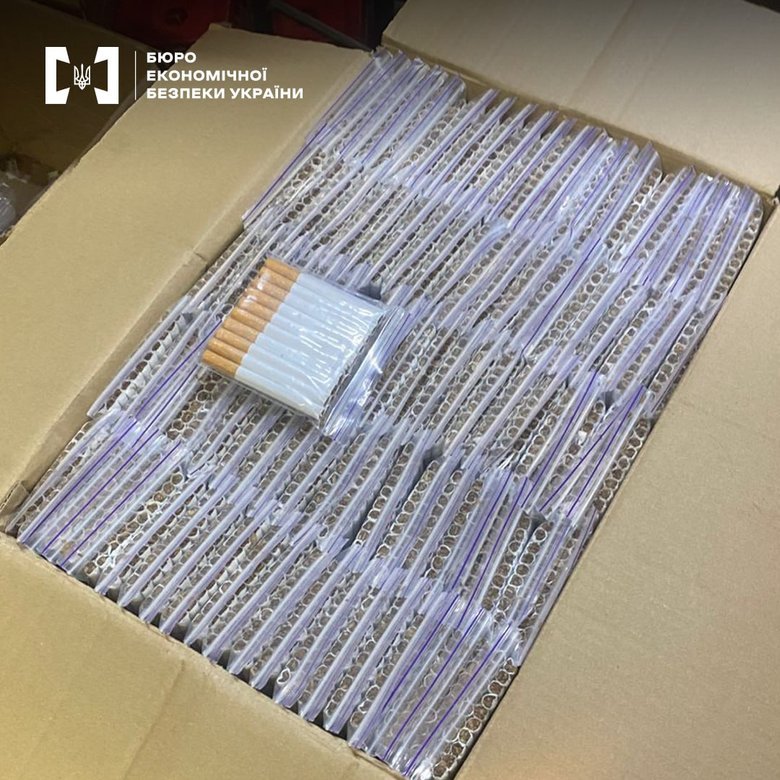 БЕБ знайшло нелегальне виробництво сигарет на Вінниччині