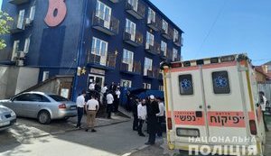 Неизвестный ранил двух граждан Израиля в Умани, - полиция