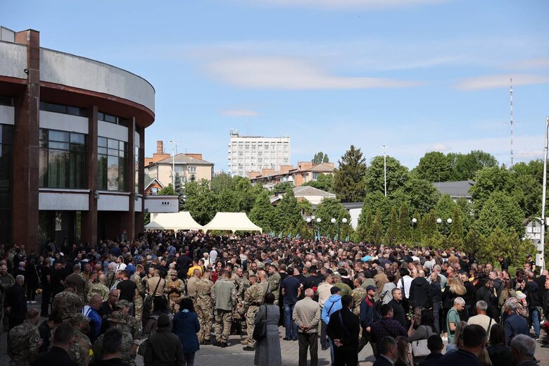 Вінниця прощається із девятьма КОРДівцями, які загинули, захищаючи Україну 01