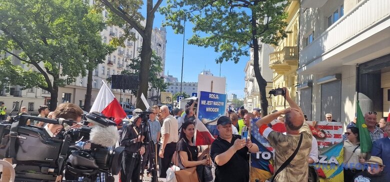 У Варшаві проросійські сили вимагали зупинити підтримку України  04