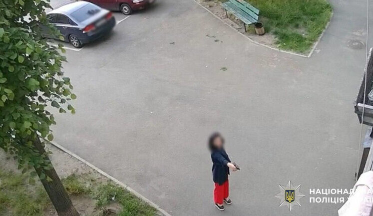 Woman opens fire on high-rise building in Dniprovskyi district of Kyiv: police are searching for perpetrator. PHOTO