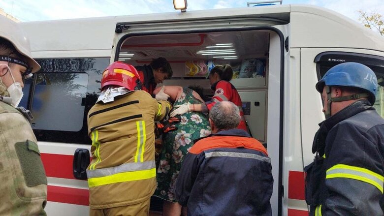 Ликвидация последствий массированной ракетной атаки на Запорожье 04
