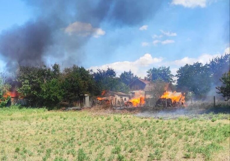 Росіяни вдарили по Новоолександрівці на Херсонщині, загинула жінка, поранено пенсіонерку