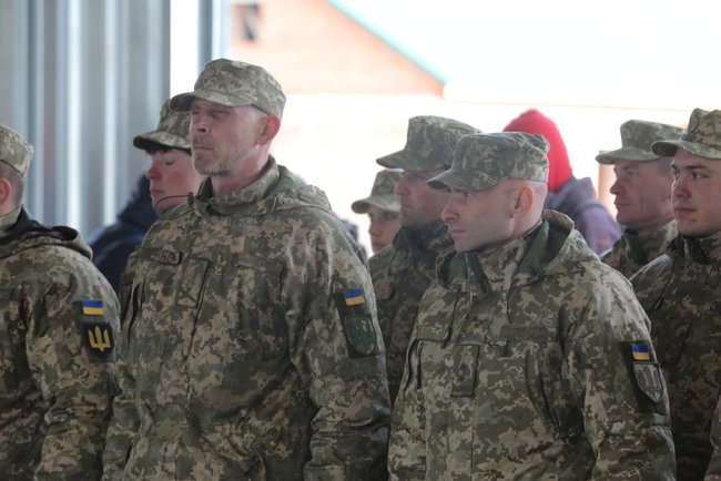 Полторак вручил ведомственные награды воинам 72-й ОМБр 07