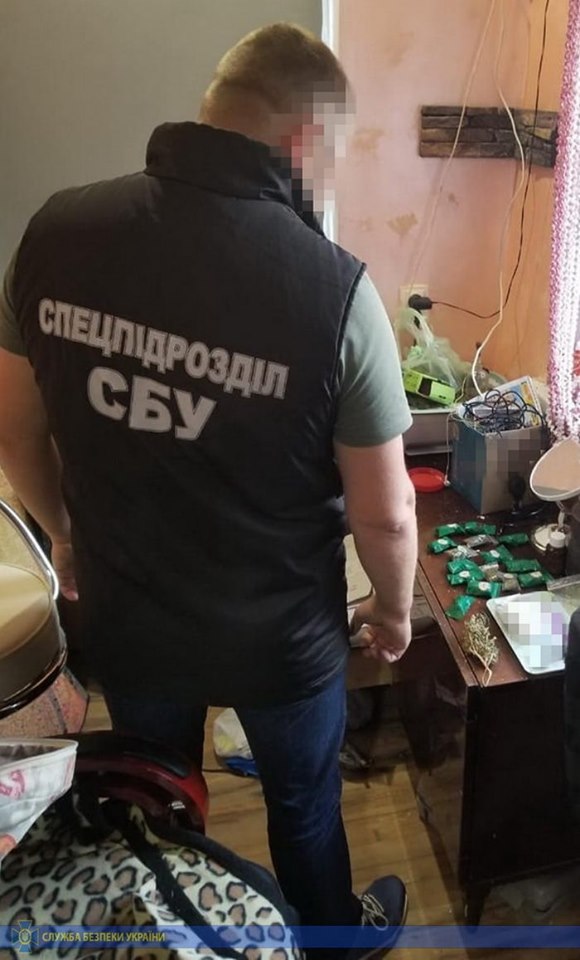 СБУ блокировала деятельность нарколаборатории в Хмельницком 01