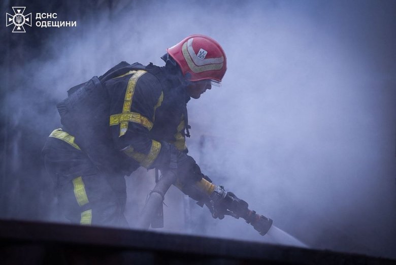 Two dead and eight injured: rescuers eliminated the consequences of the Russian strike on the ports