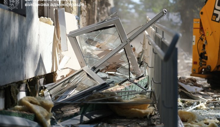 Атака РФ на Запоріжжя: пошкоджено 17 будинків, десятки вибитих вікон
