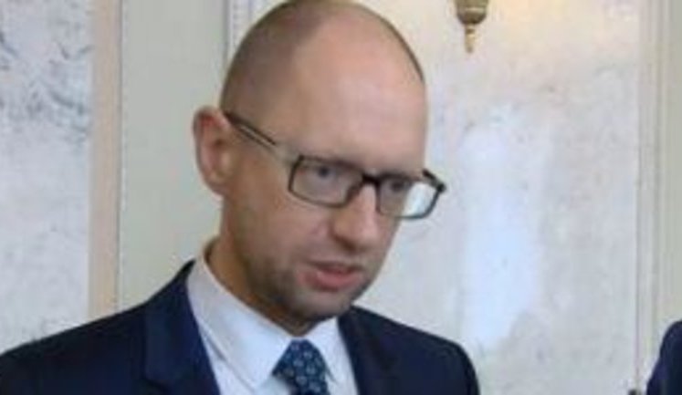 Россия продолжает наступление и запугивание, но с помощью диктата никто не выигрывал, - Яценюк о заявлениях Москвы. ВИДЕО