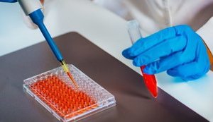 У фельдшера лабцентру Ніжина, який приймав людей, виявили COVID-19: