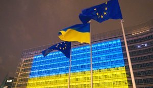 У Брюсселі будівлі ЄС засвітилися синьо-жовтим