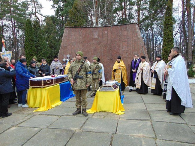 Погибшего на Донбассе воина 72-й ОМБ Богдана Петренко похоронили в Фастове 08