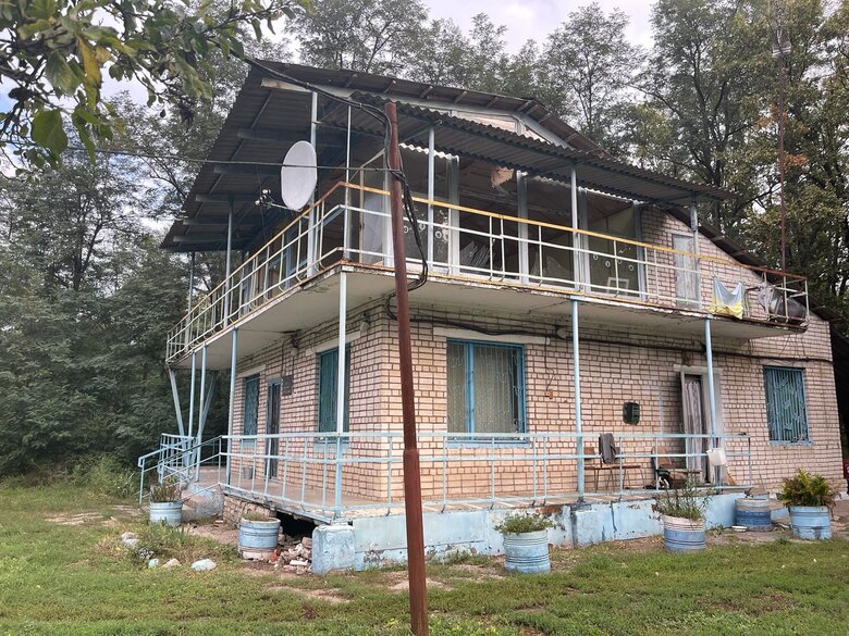 Наслідки ворожих обстрілів Дніпропетровщини: Пошкоджено дві бази відпочинку 02