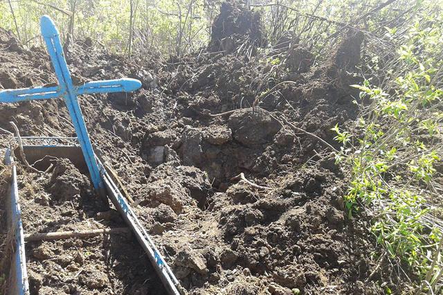 Militants shelled Popasna cemetery with Grads, - National Police 06 Militants shelled Popasna cemetery with Grads, - National Police 06