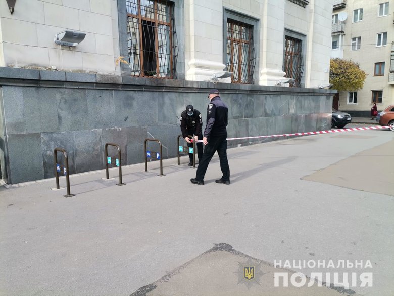 Полиция проверяет информацию о минировании 5 судов в Житомире. Идет эвакуация посетителей и сотрудников 03