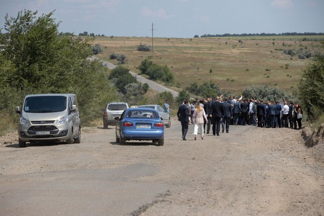 Зеленський доручив відремонтувати найпроблемніші дороги на Миколаївщині 01