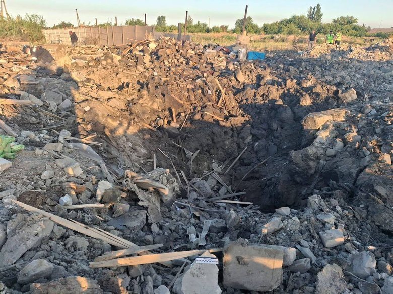 Последствия удара баллистической ракеты производства КНДР вблизи Кривого Рога