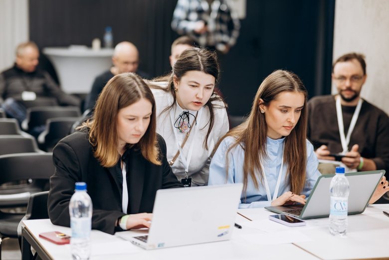 KSE та акселератор Defence Builder