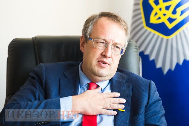 Слідство припускає, що Роккеллі міг стати жертвою провокації з боку керівництва бойовиків, зокрема Гіркіна, - заступник міністра внутрішніх справ Антон Геращенко про справу нацгвардійця Марківа 07