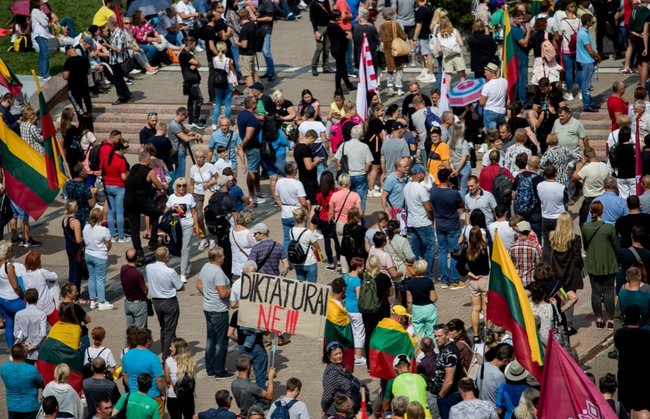 Массовые протесты против обязательной вакцинации прошли в Вильнюсе 07