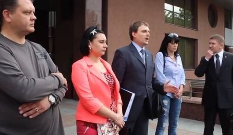 Адвокаты подозреваемых в убийстве Бузины представили двух свидетелей, утверждающих, что Медведько и Полищук не похожи на убийц. ВИДЕО