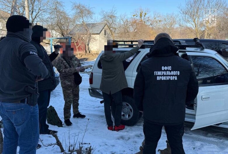 Acting mayor and deputy exposed on UAH 1.3 million bribe in Rivne region