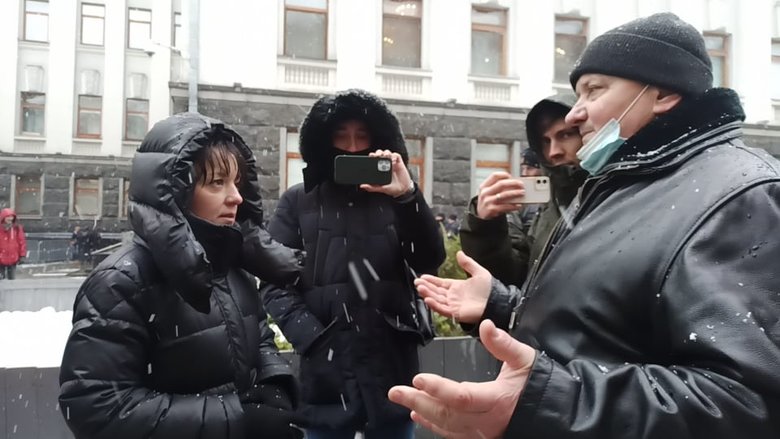 Требую справедливости: родные погибших военнослужащих пикетировали ОП с требованием расследовать случаи небоевых потерь 26